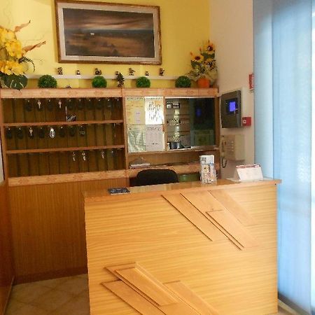 Hotel Vevey Ρίμινι Εξωτερικό φωτογραφία