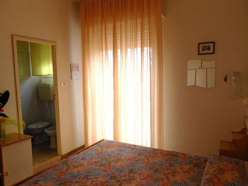 Hotel Vevey Ρίμινι Δωμάτιο φωτογραφία