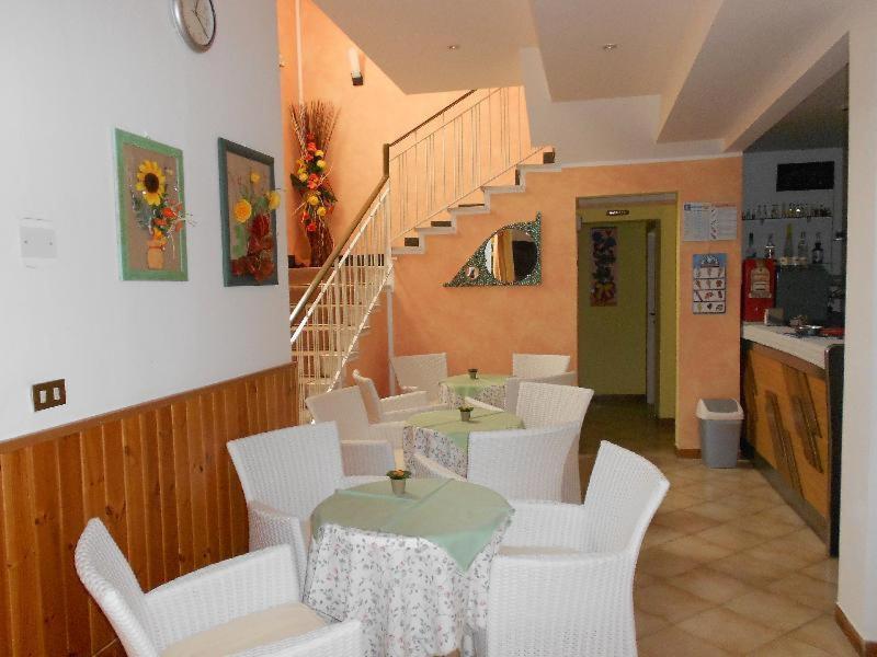 Hotel Vevey Ρίμινι Εξωτερικό φωτογραφία