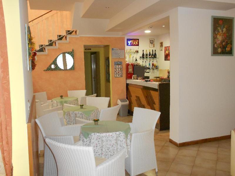 Hotel Vevey Ρίμινι Εξωτερικό φωτογραφία